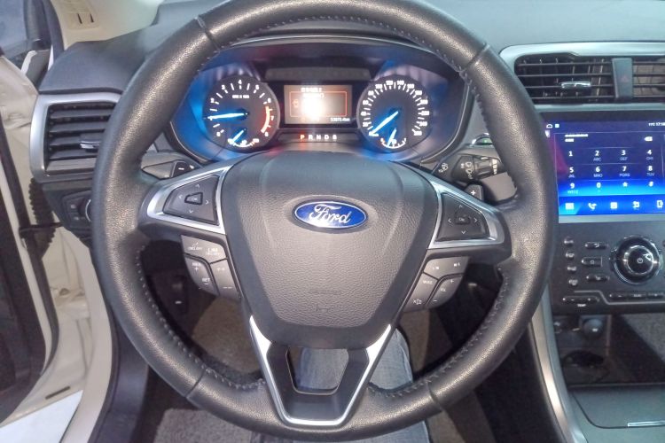 福特 蒙迪欧 2018款 EcoBoost 200 时尚型中控内饰13