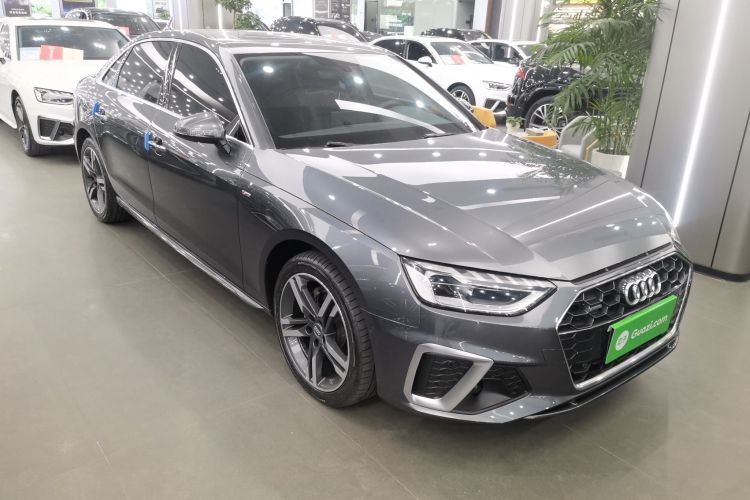 奥迪A4L 2020款 40 TFSI 豪华动感型车身外观3