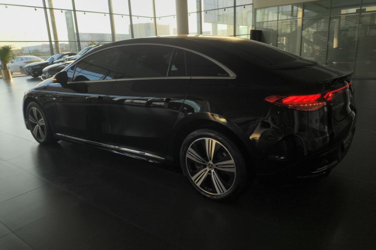 奔驰EQE 2025款 500 4MATIC 先锋版车身外观6003