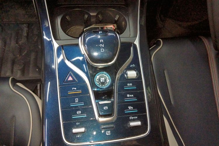 比亚迪 秦PLUS 2021款 DM-i 55KM 旗舰型局部细节18