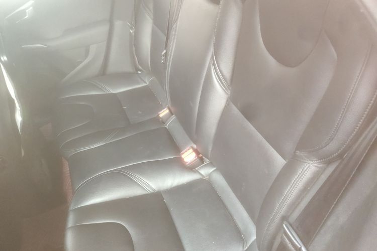 沃尔沃V40 2017款 T3 智尚版中控内饰21