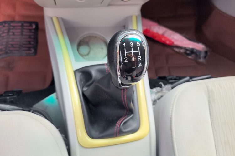 金杯 新海狮X30L 2021款 1.5L财富无空调版客车国VI SWC15M中控内饰18