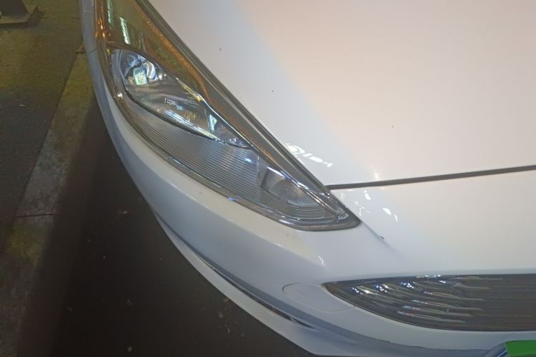 福特 福克斯 2017款 三厢 EcoBoost 180 自动精英型车身外观8