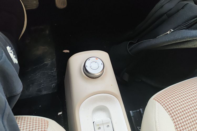 五菱汽车 宏光MINIEV 2024款 第三代 215km 青春版局部细节18