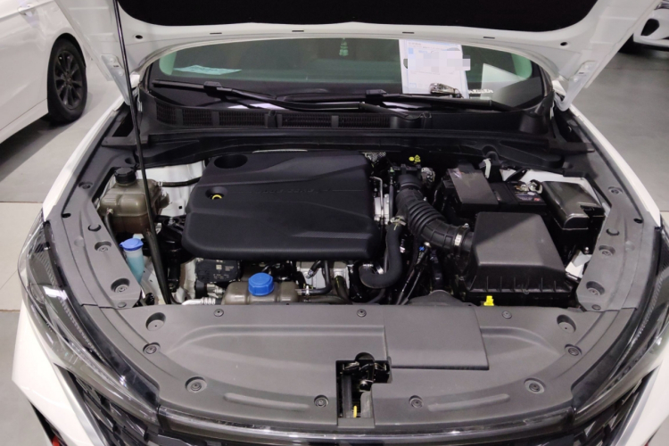 长安 逸动 2024款 PLUS 蓝鲸NE 1.4T GDI DCT高能版局部细节24