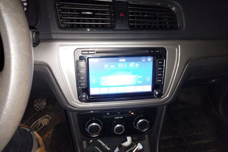 大众 朗逸 2015款 1.6L 手动风尚版中控内饰16