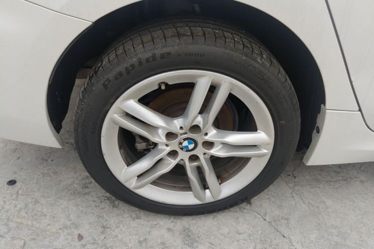 宝马1系 2021款 改款 120i M运动曜夜版车身外观6008