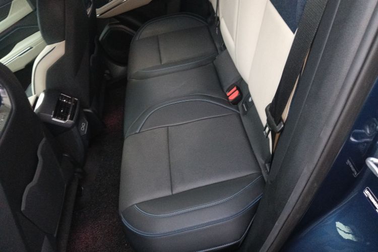 领克01 2021款 2.0TD 两驱耀Pro中控内饰21