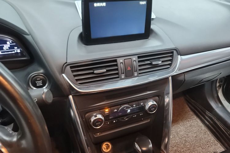 马自达CX-4 2018款 2.0L 自动两驱蓝天品位升级版 国V中控内饰16