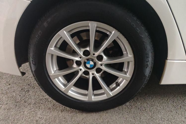 宝马3系 2013款 316i 进取型车身外观6008