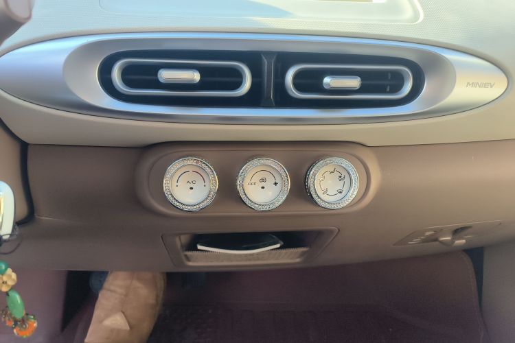 五菱汽车 宏光MINIEV 2025款 四门版 进阶款中控内饰16