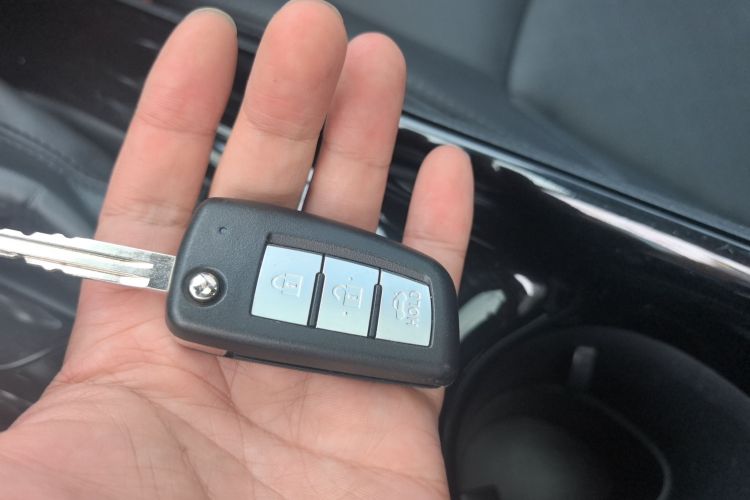 丰田 奕泽IZOA 2018款 2.0L 奕驰版 国VI中控内饰11