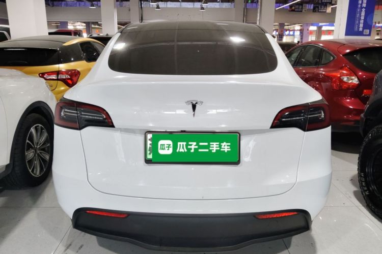 特斯拉 Model Y 2022款 后轮驱动版车身外观6