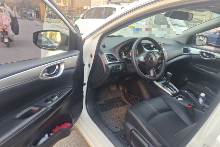 日产 轩逸 2019款 经典 1.6XE CVT舒适版中控内饰20