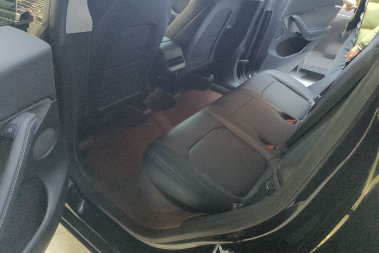 特斯拉 Model Y 2022款 后轮驱动版中控内饰7004