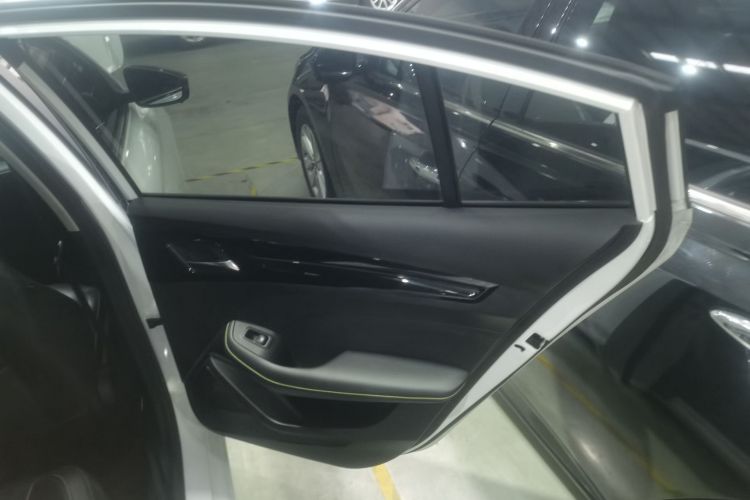 荣威i5 2021款 改款 1.5L CVT钻石版中控内饰7006