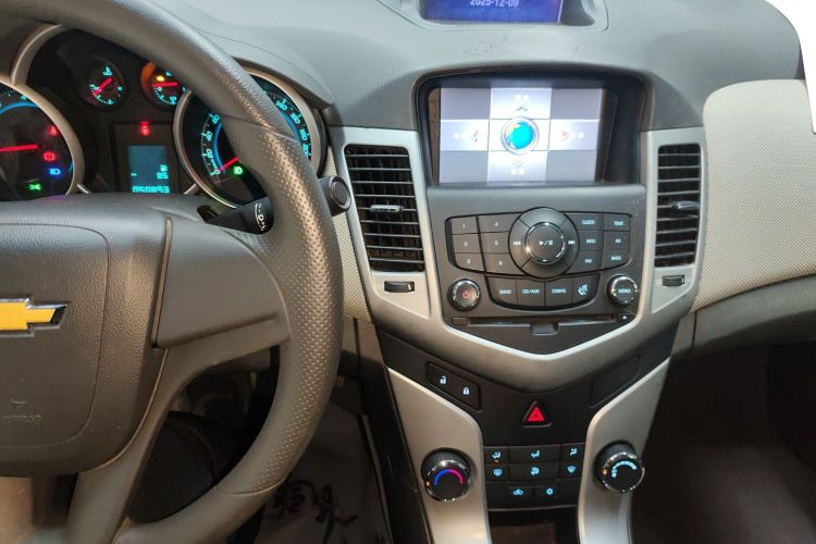 雪佛兰 科鲁兹 2014款 1.6L SL百万纪念版 MT局部细节16