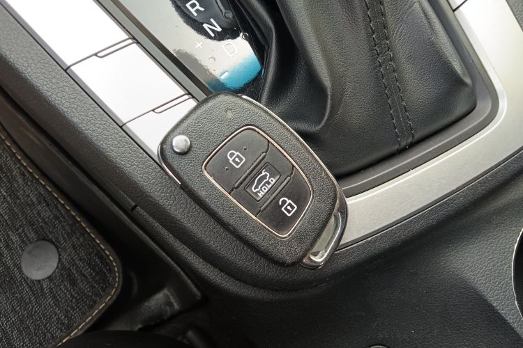 现代 领动 2016款 1.6L 自动智炫·精英型中控内饰7001