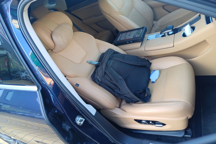 鸿蒙智行 问界M5 2022款 增程后驱标准版局部细节41