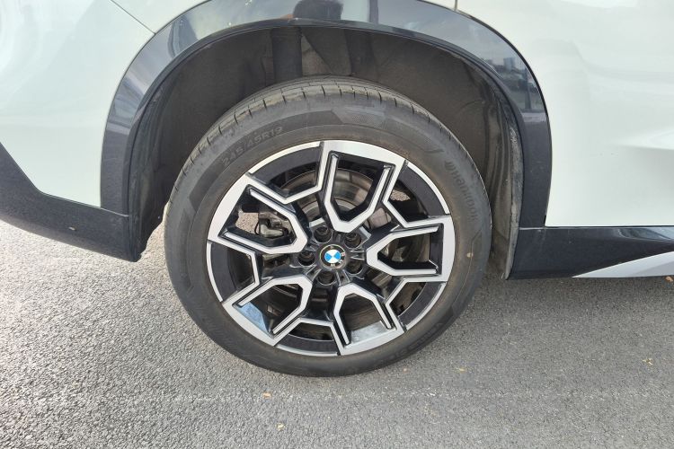 宝马X1 2024款 sDrive25Li X设计套装车身外观6008