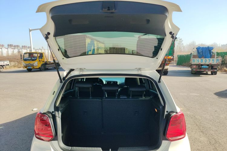 大众 Polo 2016款 1.6L 自动舒适型机舱底盘23