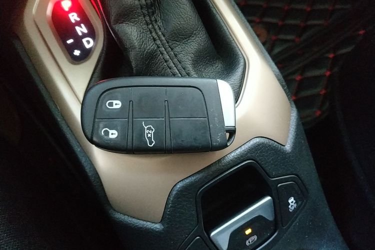 Jeep 自由侠 2016款 1.4T 自动劲能版+中控内饰11