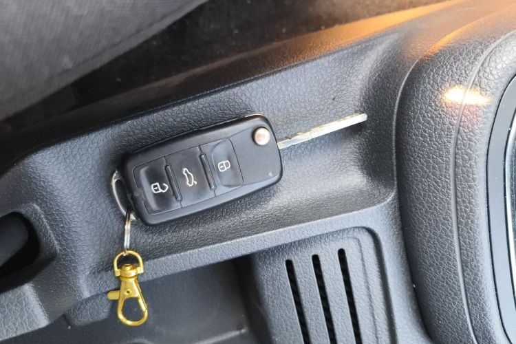 大众 宝来 2016款 1.6L 手动时尚型中控内饰7001