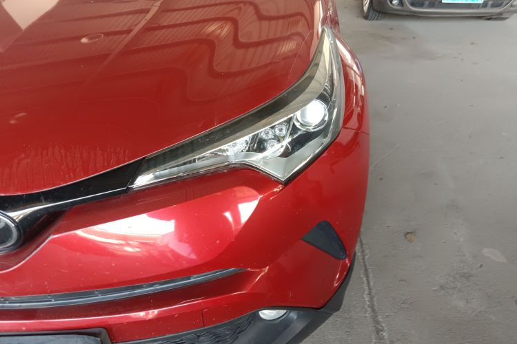 丰田C-HR 2018款 2.0L 领先版 国V局部细节36