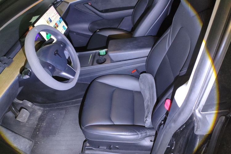 特斯拉 Model Y 2021款 标准续航后驱版中控内饰19