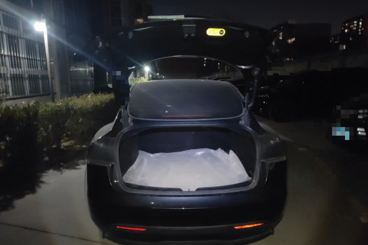 特斯拉 Model 3 2023款 后轮驱动版中控内饰23