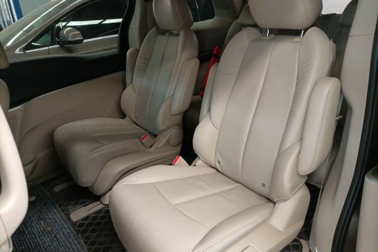 别克GL8 2017款 25S 豪华型 国V中控内饰21