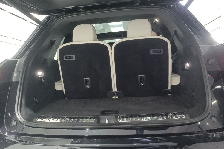 理想汽车 理想L8 2023款 Pro局部细节23