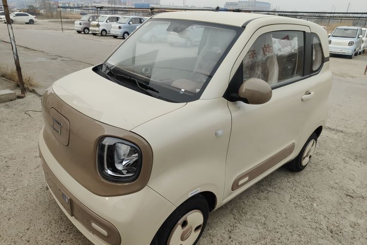 奔腾小马 2026款 222km 萌趣马 Plus车身外观1