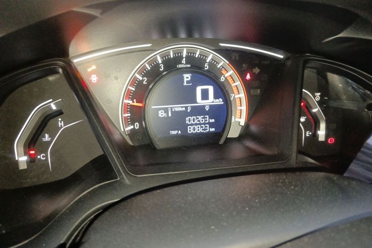 本田 思域 2016款 180TURBO CVT舒适版中控内饰15