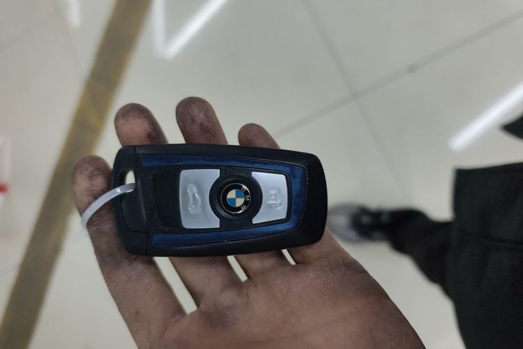 宝马3系 2019款 320i M运动套装中控内饰7001