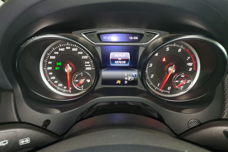 奔驰GLA 2018款 GLA 200 时尚型中控内饰14