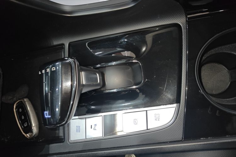 现代 伊兰特 2023款 1.5L CVT GLX精英版局部细节18