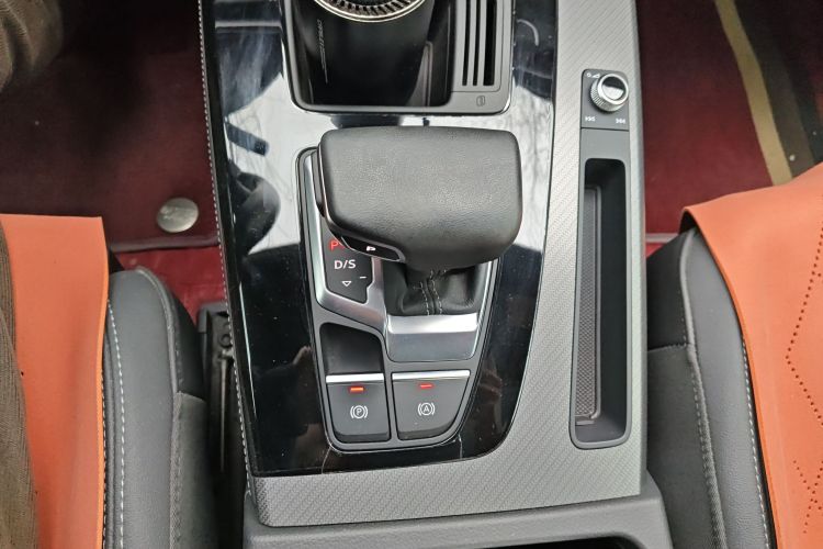 奥迪Q5L 2023款 40T 豪华动感型中控内饰18