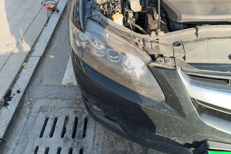 马自达6 2011款 2.0L 自动时尚型车身外观8