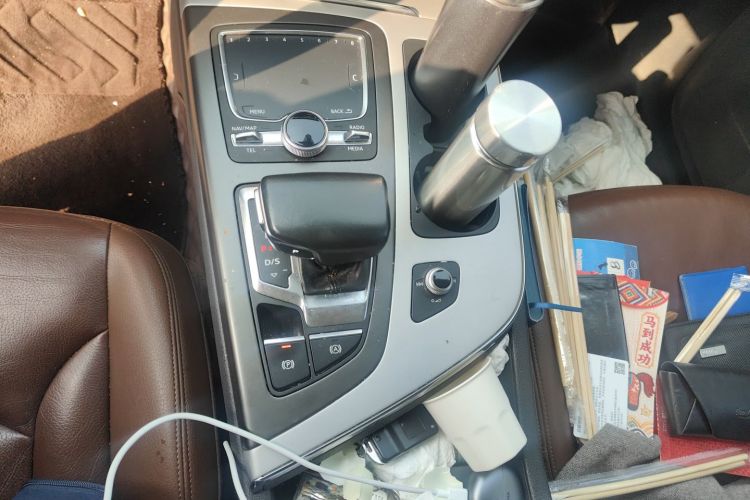 奥迪Q7 2016款 40 TFSI 舒适型中控内饰18