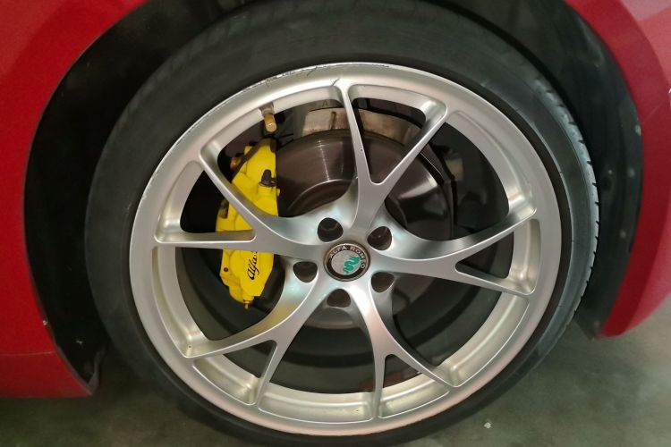 阿尔法·罗密欧 Giulia朱丽叶 2017款 2.0T 200HP 豪华版车身外观10