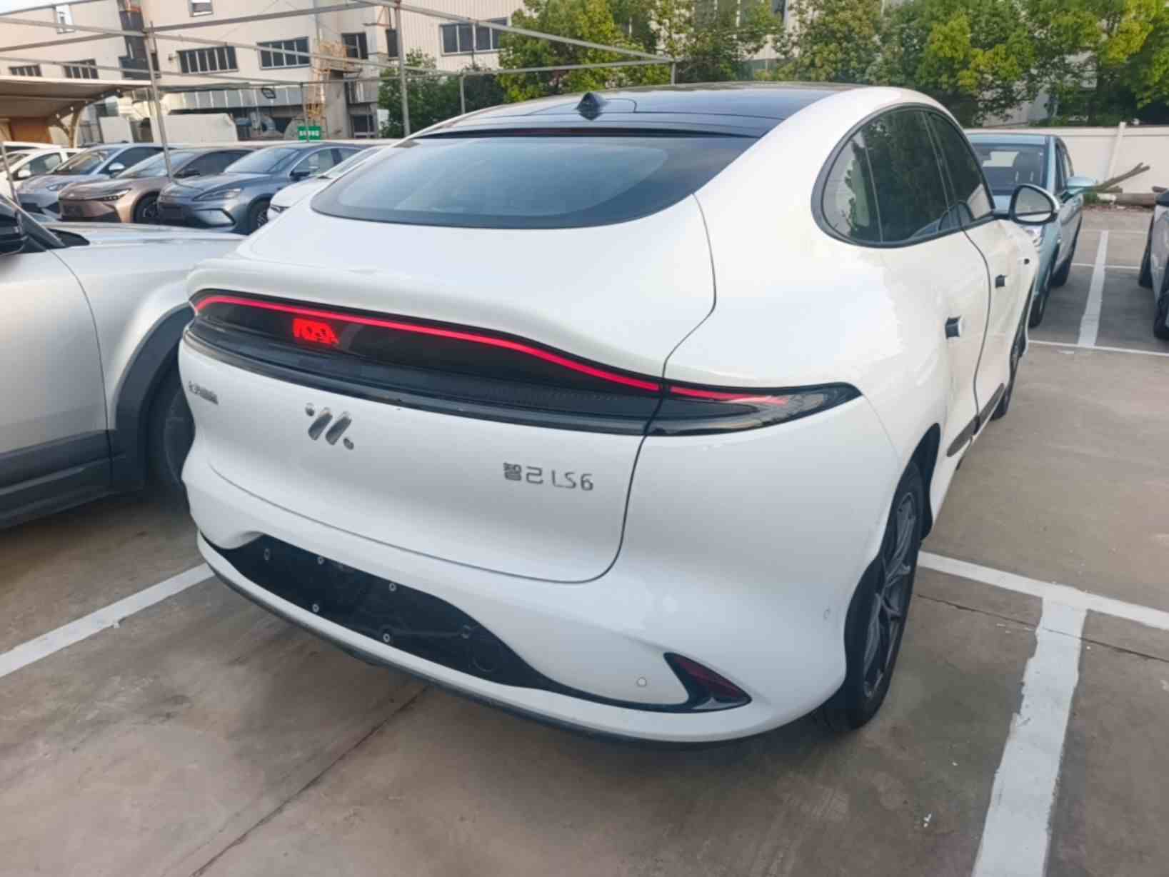 智己汽车 智己LS6 2025款 灵蜥智驾版(4)