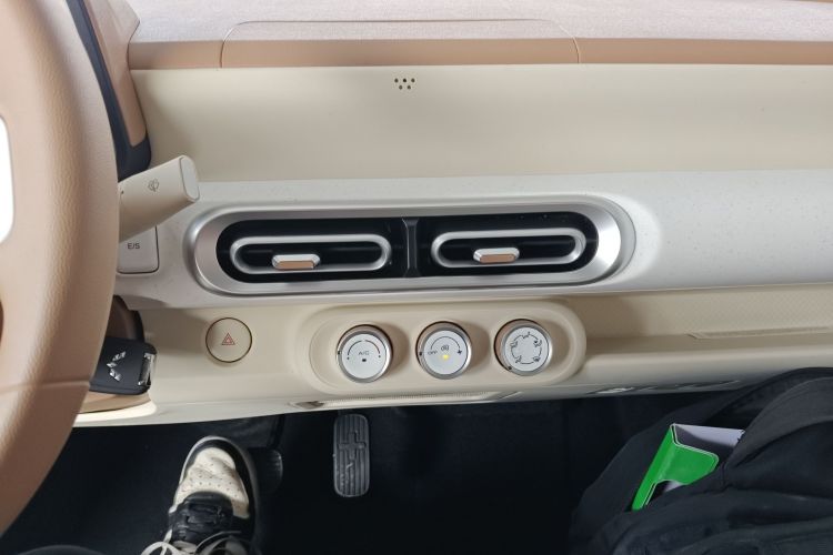 五菱汽车 宏光MINIEV 2024款 第三代 215km 青春版中控内饰16