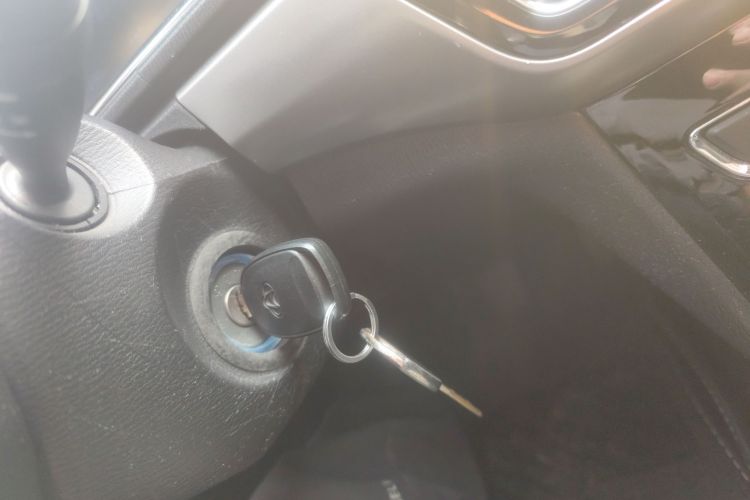 长安凯程 长安欧尚A600 2016款 1.5L 手动豪华型7座中控内饰11