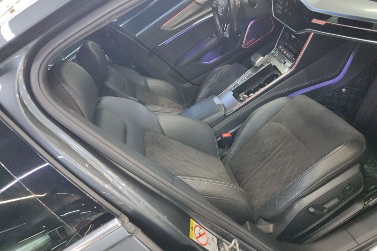 奥迪A6L 2021款 55 TFSI quattro 尊享动感型局部细节41