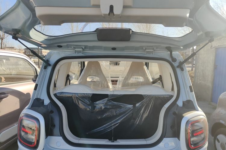 奔腾小马 2026款 222km 萌趣马 Plus机舱底盘23