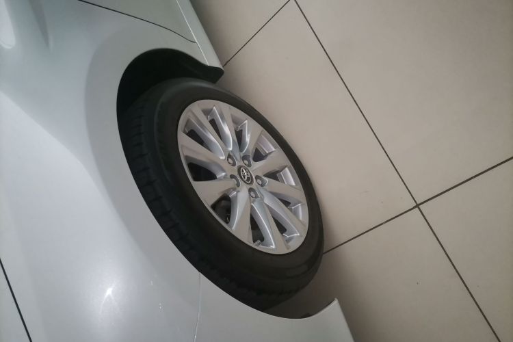 丰田 凯美瑞 2019款 改款 2.0G 豪华版车身外观6007