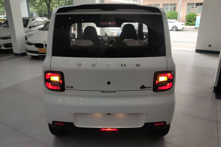 吉利银河 熊猫 2025款 210km 元气熊车身外观6