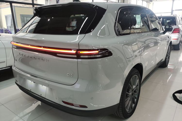 零跑汽车 零跑C10 2024款 210智享版车身外观7