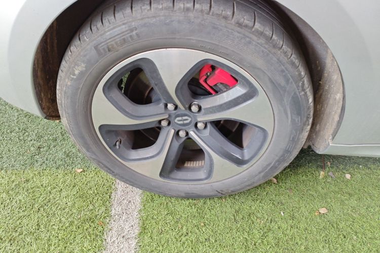 鸿蒙智行 问界M5 2022款 增程后驱标准版车身外观6002